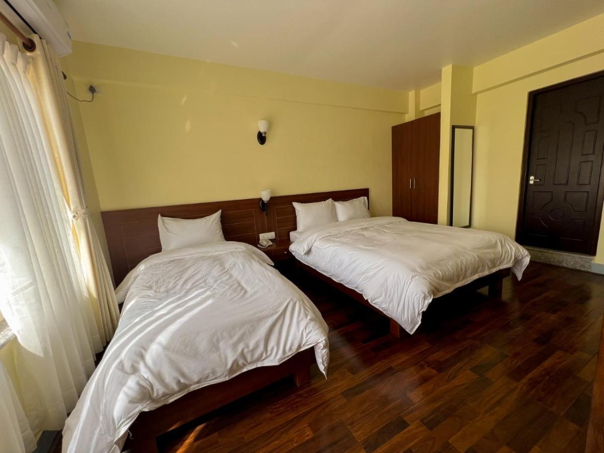 Hotel Claire Inn Катманду Экстерьер фото