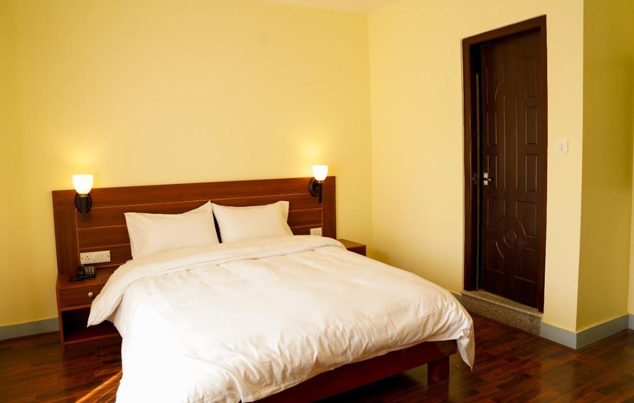 Hotel Claire Inn Катманду Экстерьер фото
